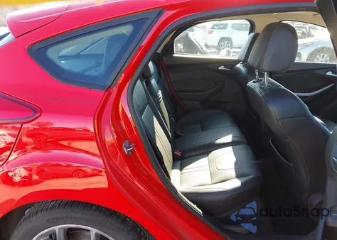 2013 Ford Focus Se z USA, uszkodzony, nr VIN 1FADP3K25DL115801